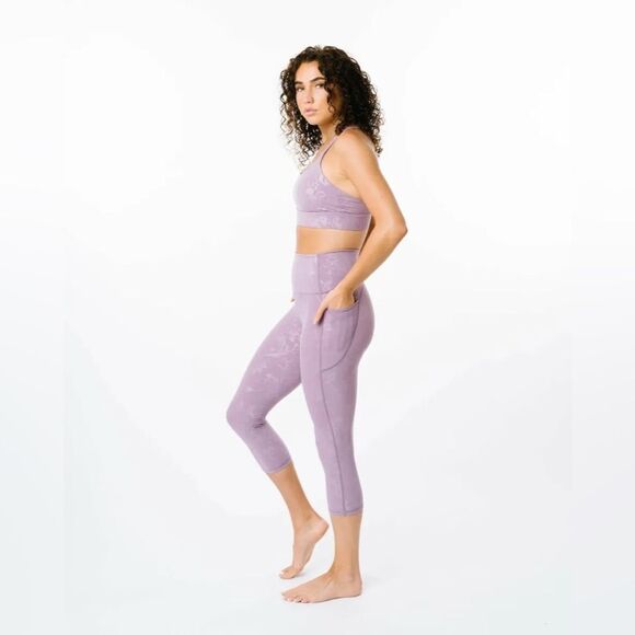 Zyia Light Lilac Floral Pocket Hi-Rise Capri size 4 - Picture 6 of 15